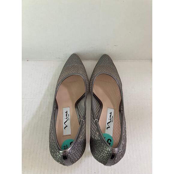 Mina New York Sheer Size 5.5 with Silver Mesh Pumps - Picture 3 of 8